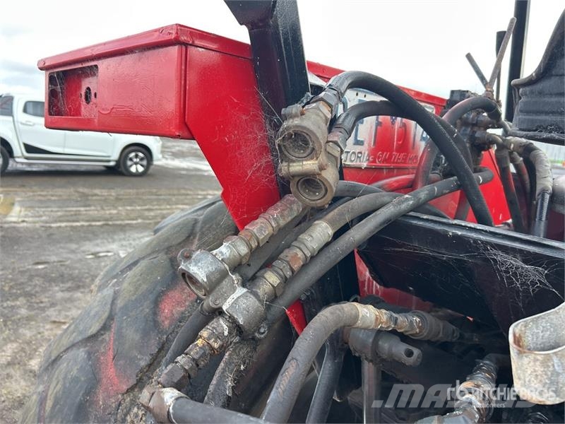 Zetor 7211 2WD Tractor (Inoperable) Tractors