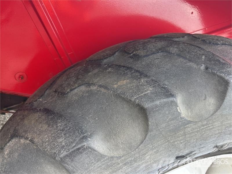 Zetor 7211 2WD Tractor (Inoperable) Tractors