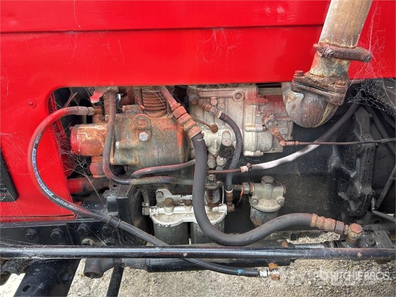 Zetor 7211 2WD Tractor (Inoperable) Tractors