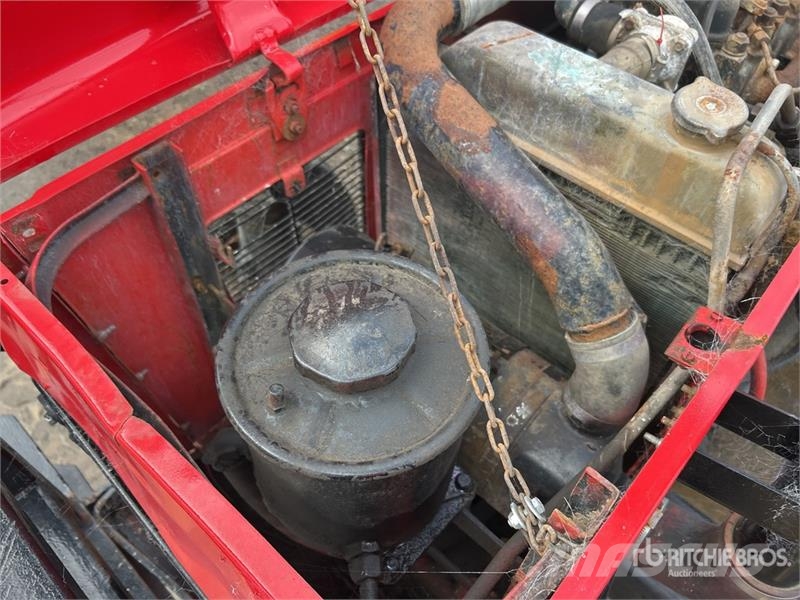 Zetor 7211 2WD Tractor (Inoperable) Tractors