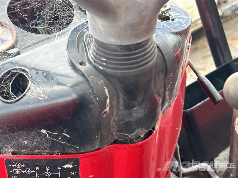 Zetor 7211 2WD Tractor (Inoperable) Tractors