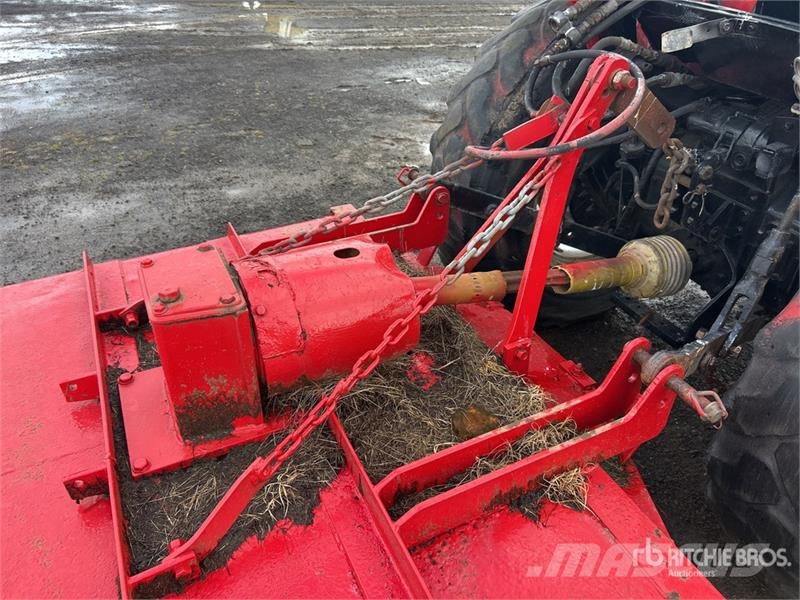 Zetor 7211 2WD Tractor (Inoperable) Tractors