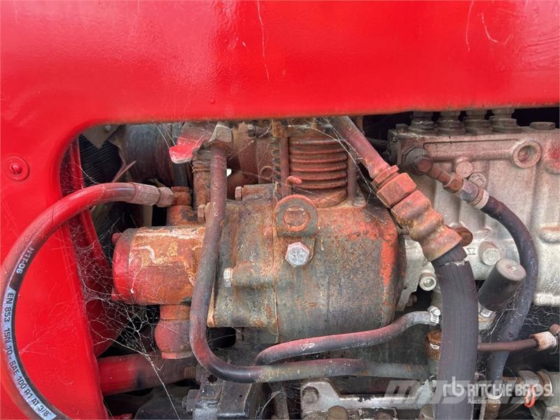 Zetor 7211 2WD Tractor (Inoperable) Tractors