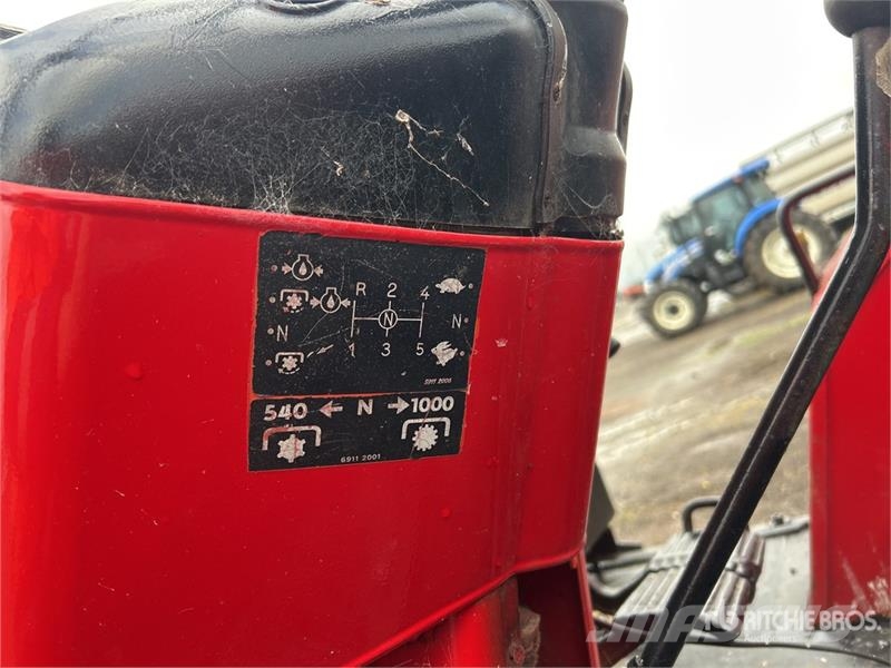 Zetor 7211 2WD Tractor (Inoperable) Tractors
