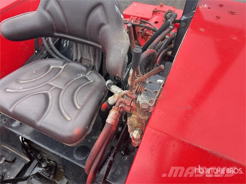 Zetor 7211 2WD Tractor (Inoperable) Tractors