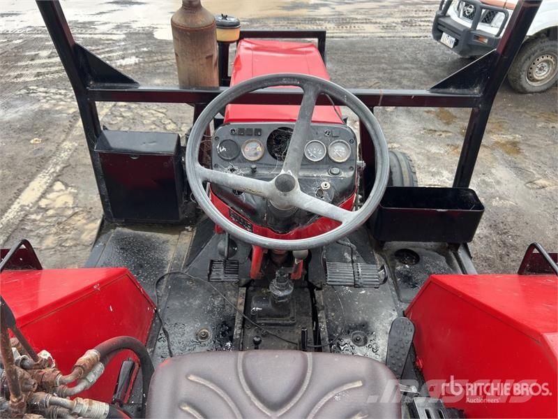 Zetor 7211 2WD Tractor (Inoperable) Tractors