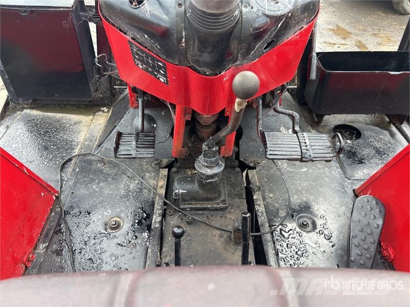 Zetor 7211 2WD Tractor (Inoperable) Tractors