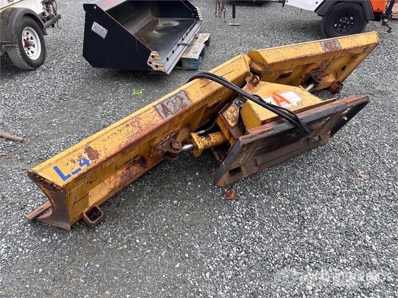  10 ft 4 in Power-V V-Shaped Snow Blade Snow Plow - Hóeltakarítók