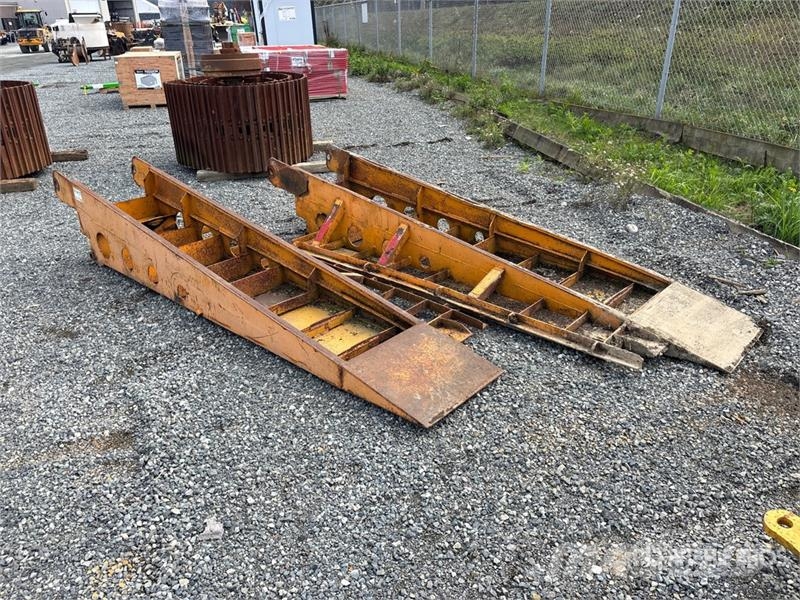 129 in x 33 in Heavy Duty Trailer Ramps Diger parçalar