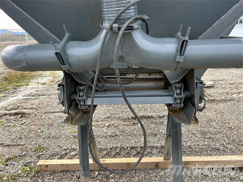 14 ft Salt Spreader Sand- og saltspredere