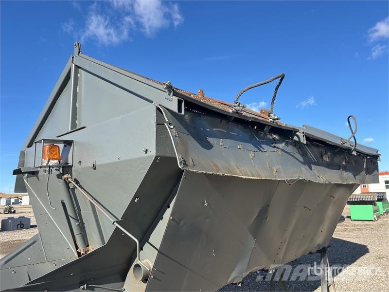  14 ft Salt Spreader Sand- og saltspredere