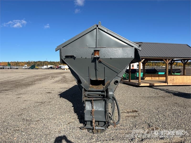  14 ft Salt Spreader Sand- og saltspredere