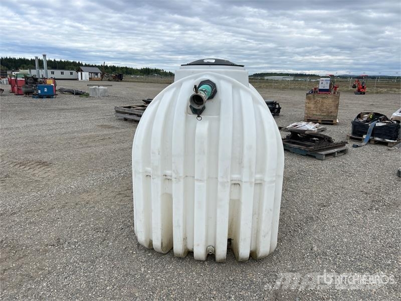 1700 gal Poly Water Tank 燃料タンクと添加剤用タンク