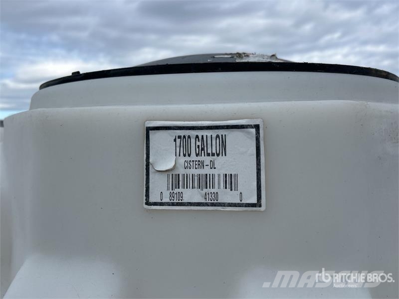 1700 gal Poly Water Tank 燃料タンクと添加剤用タンク
