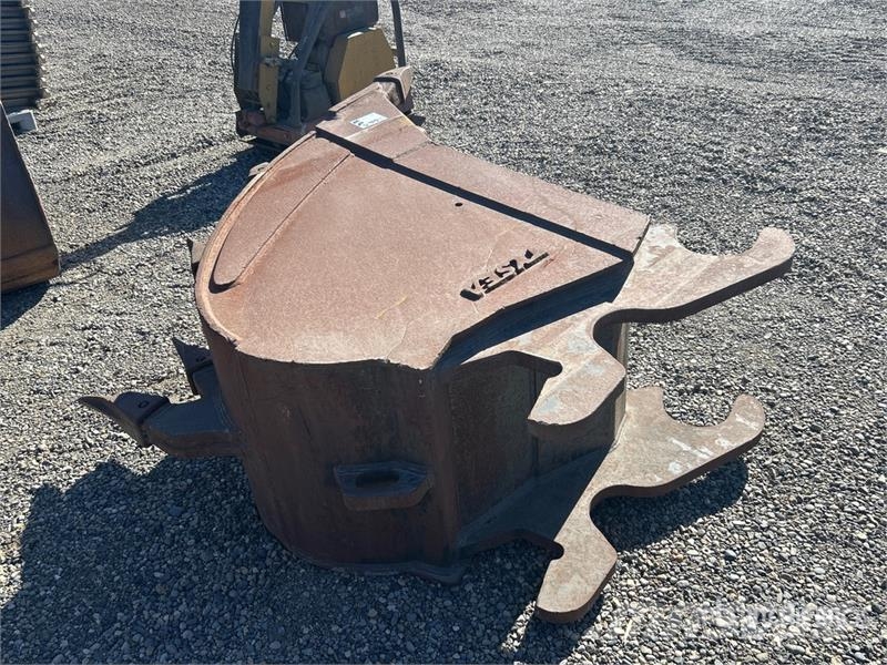  30 in Q/C Digging Excavator Bucket دلاء