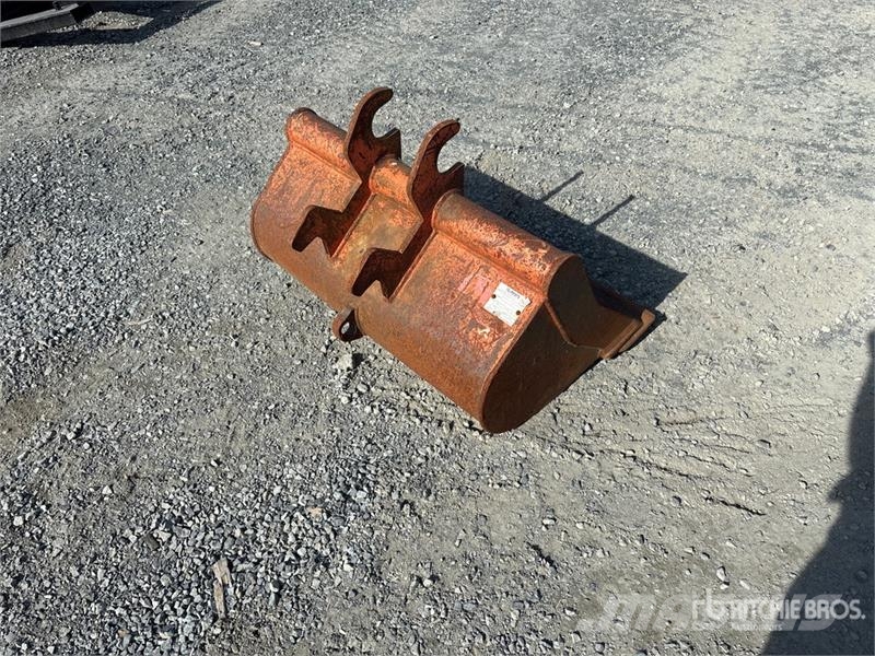 32 in Cleanup Cleanup Bucket - Fits Kubota kx40 Kašike / Korpe