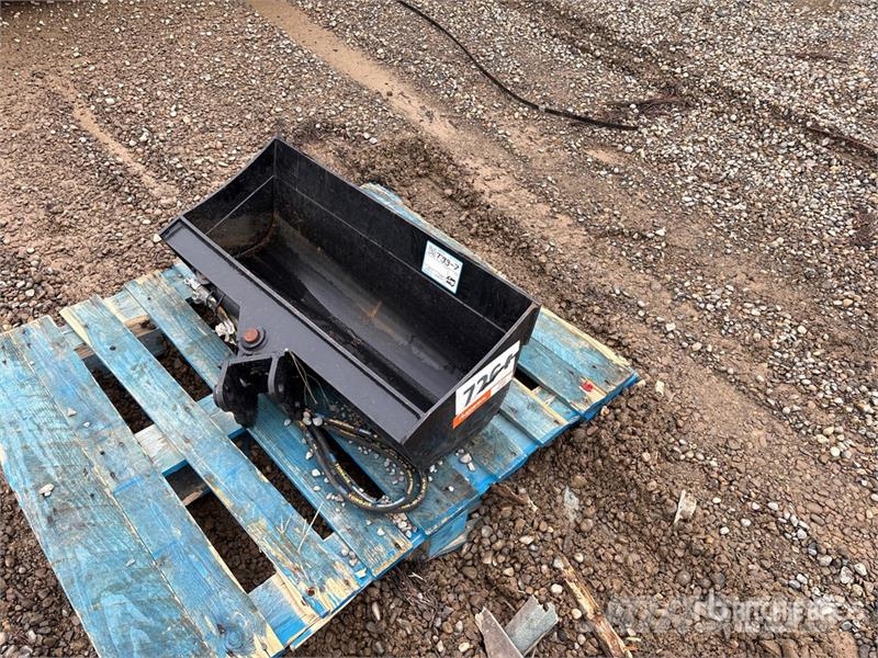 32 in Tilting Mini Excavator Bucket (Unused) دلاء