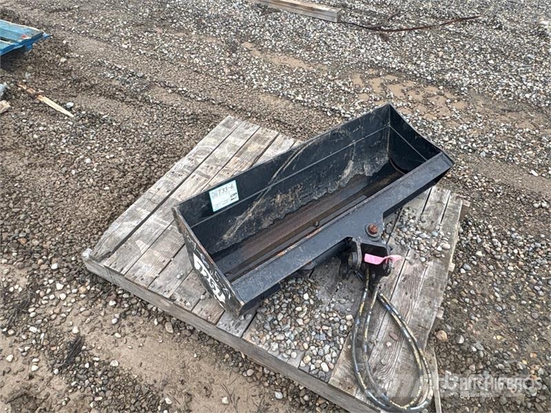 40 in Tilting Mini Excavator Bucket (Unused) دلاء
