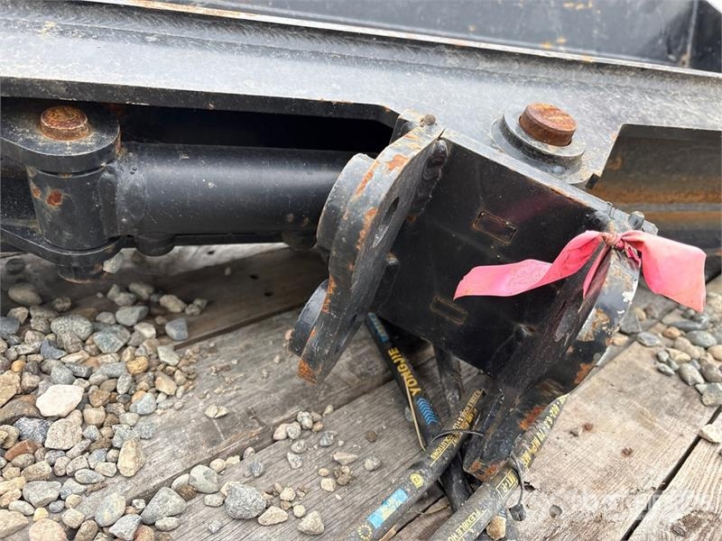 40 in Tilting Mini Excavator Bucket (Unused) دلاء