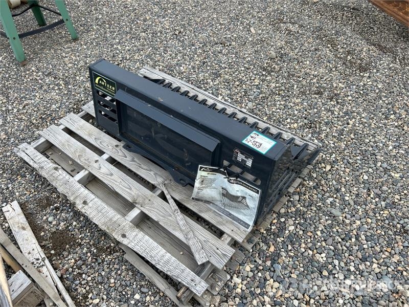  44 in Skeleton Skid Steer Bucket دلاء