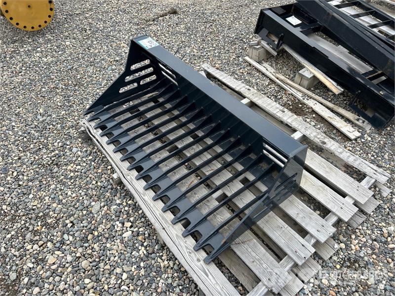  44 in Skeleton Skid Steer Bucket دلاء