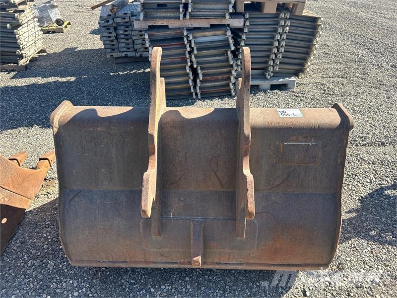  51 in Q/C Cleanup Excavator Bucket دلاء