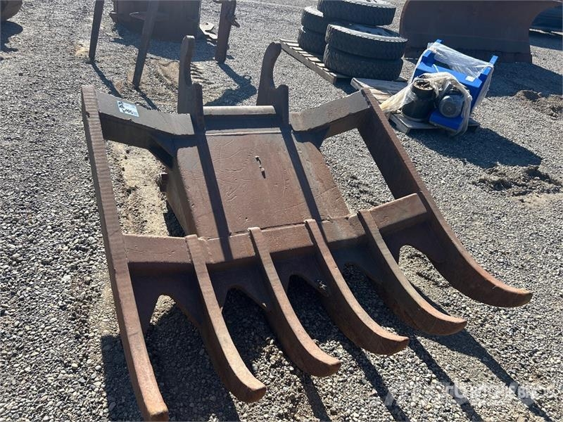  65 in Excavator Rake مكابس وميبسات التبن