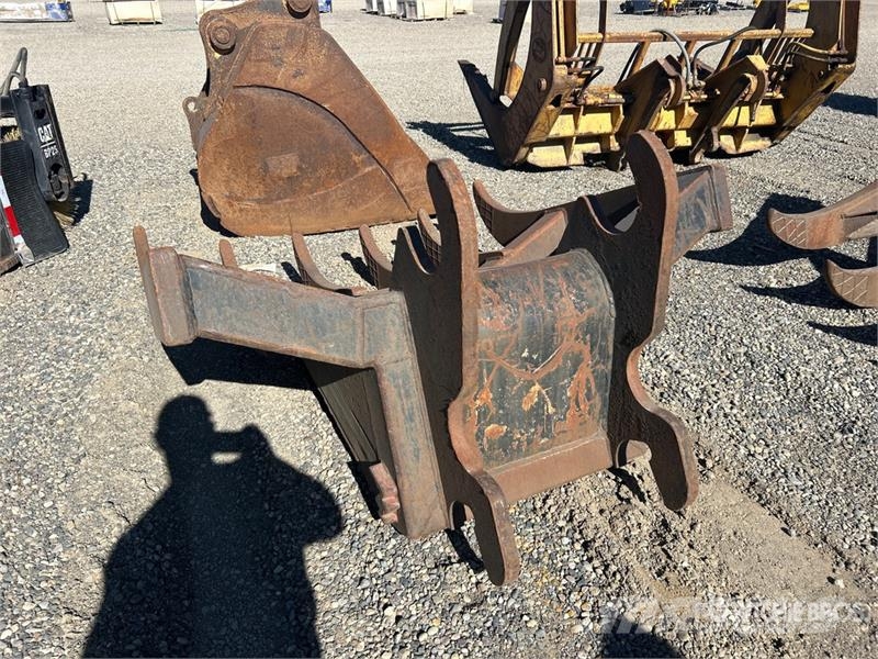  65 in Excavator Rake مكابس وميبسات التبن
