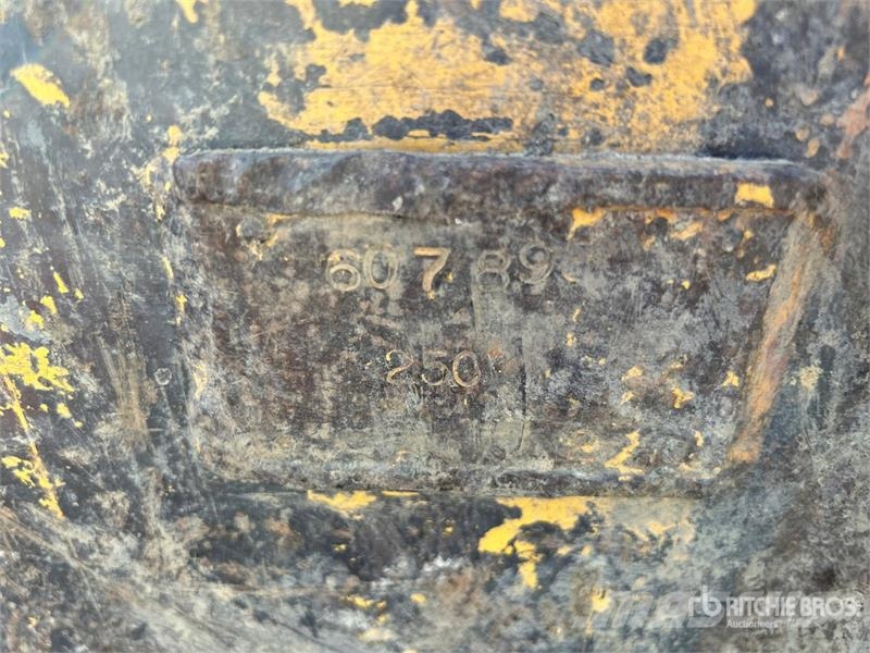  72 in Cleanup Excavator Bucket Žlice