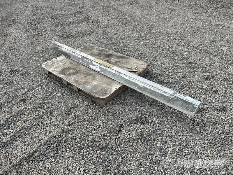8 ft Concrete Screed Blade Építőipar - Egyebek