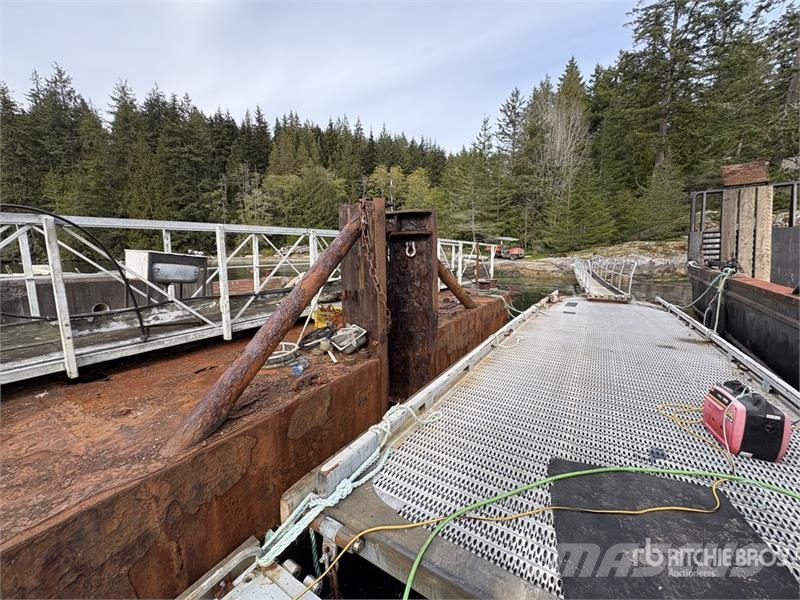 87 ft x 26 ft 6 in Fish Farm Support Barge Other components