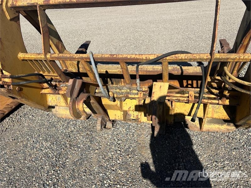 93 in Cat 950 Log Grapple خطاطيف