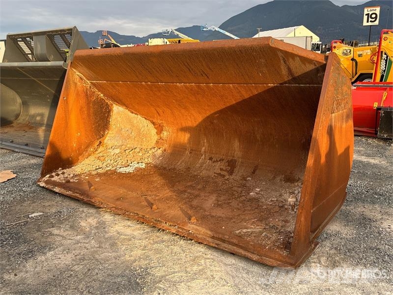 Accurate Fabricating 126 in Wheel Loader Bucket Ковши
