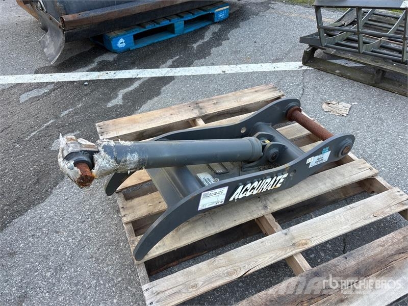 Accurate Fabricating 24 in Hydraulic Excavator Thumb (Unused) Cucharones