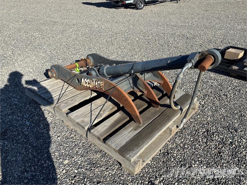 Accurate Fabricating 26 in Hydraulic Excavator Thumb (Unused) Cucharones