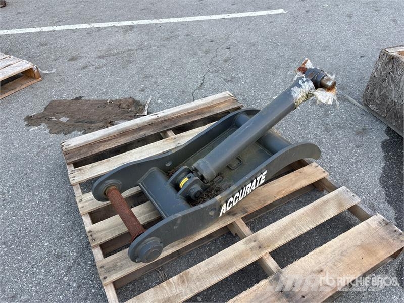 Accurate Fabricating 24 in Hydraulic Excavator Thumb (Unused) Cucharones