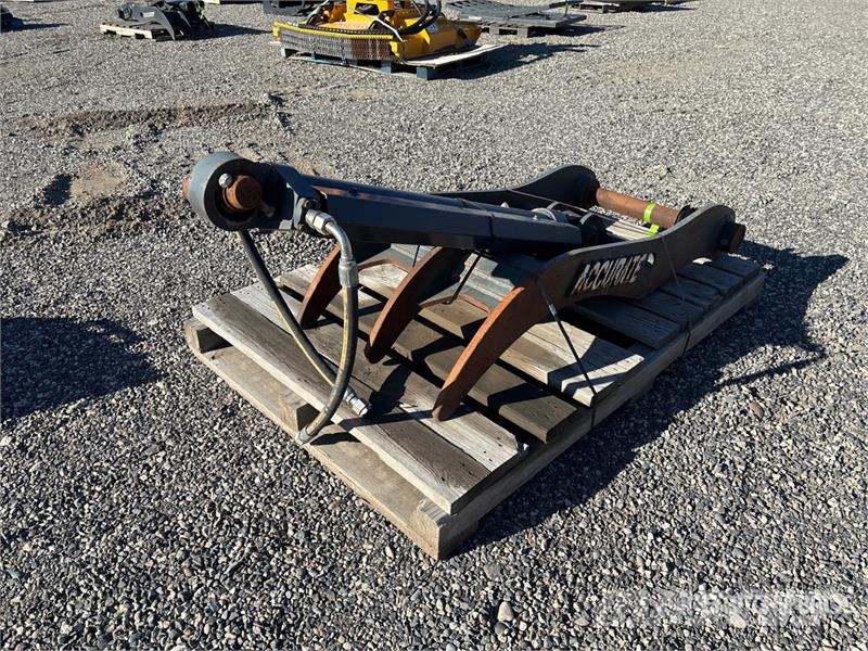 Accurate Fabricating 26 in Hydraulic Excavator Thumb (Unused) Cucharones