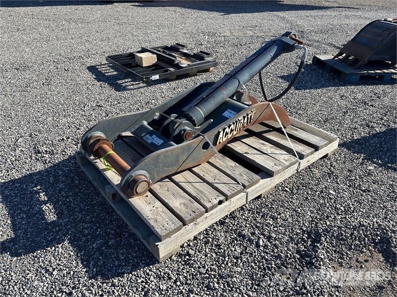 Accurate Fabricating 26 in Hydraulic Excavator Thumb (Unused) Cucharones