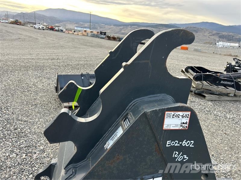 Accurate Fabricating 36 in Digging Excavator Bucket (Unused) Cucharones