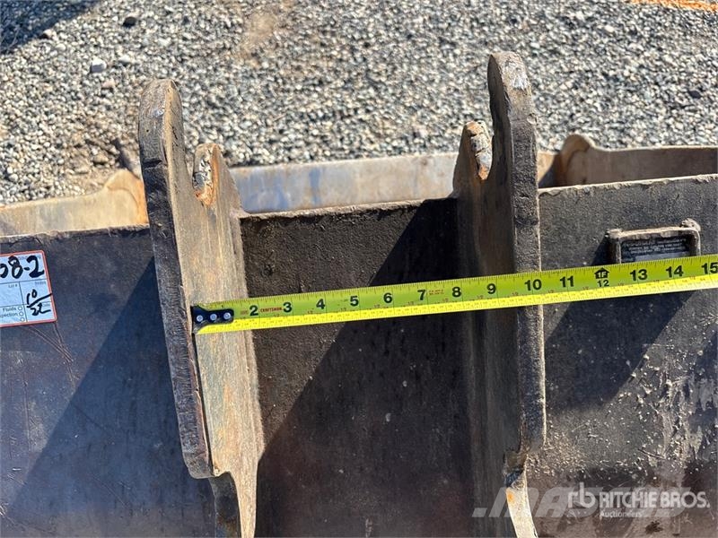 Accurate Fabricating 42 in Cleanup Excavator Bucket Lopaty
