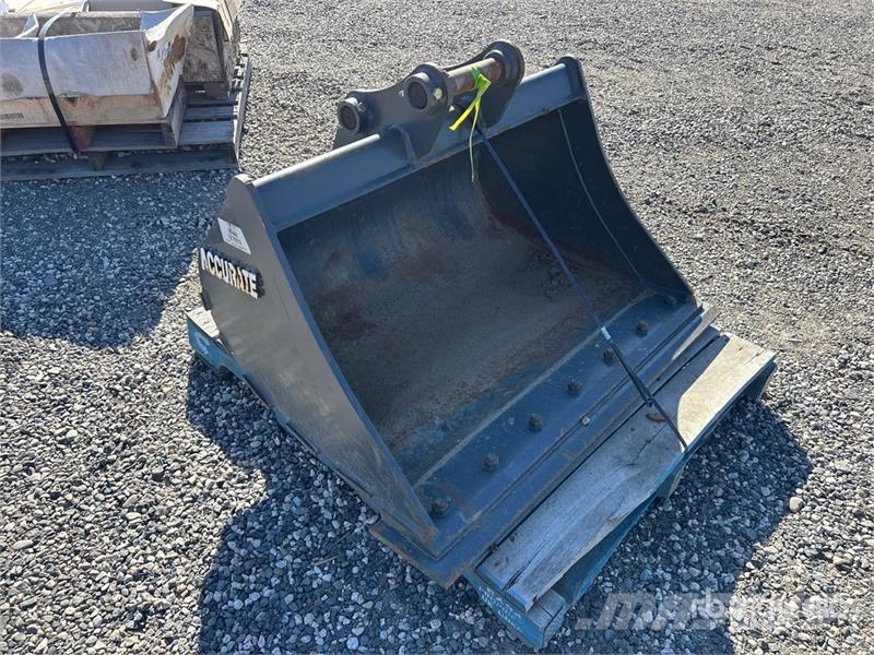 Accurate Fabricating 42 in Cleanup Excavator Bucket (Unused) Cucharones
