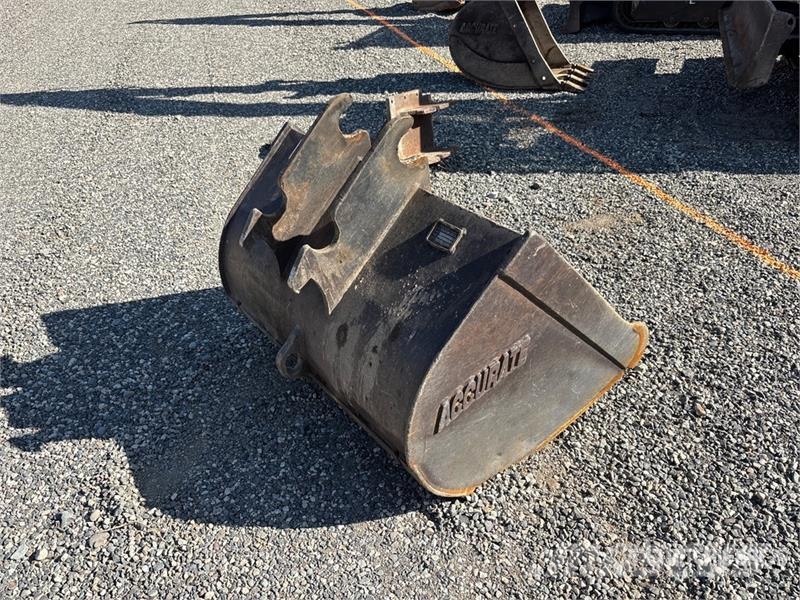 Accurate Fabricating 42 in Cleanup Excavator Bucket Lopaty