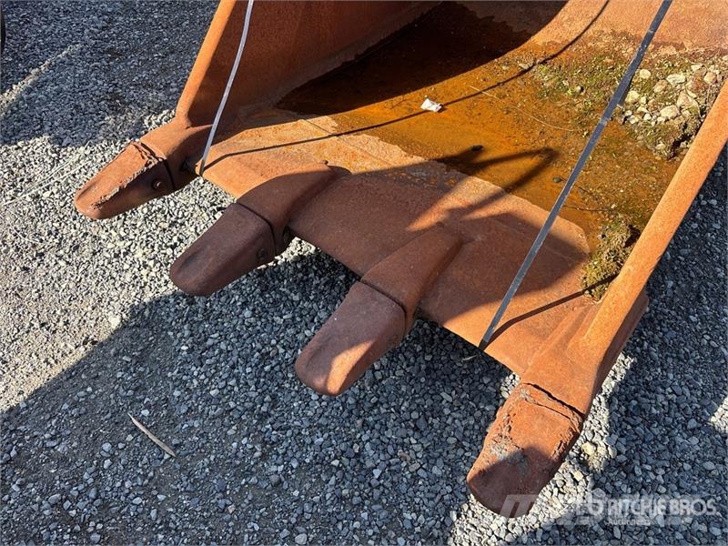 Accurate Fabricating 46 in Q/C Digging Excavator Bucket Cucharones
