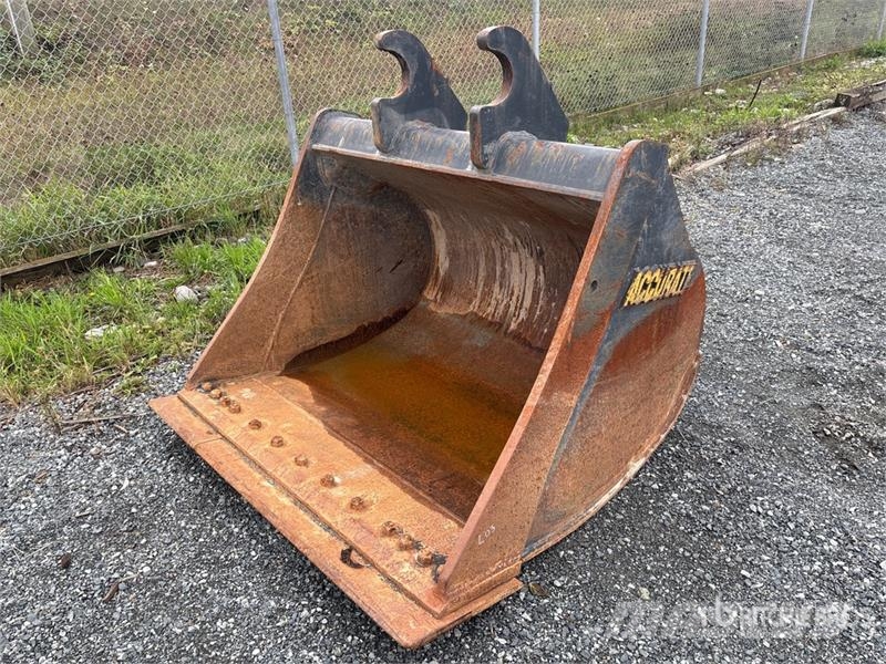 Accurate Fabricating 55 in Q/C Cleanup Excavator Bucket - Fits Komatsu Buckets