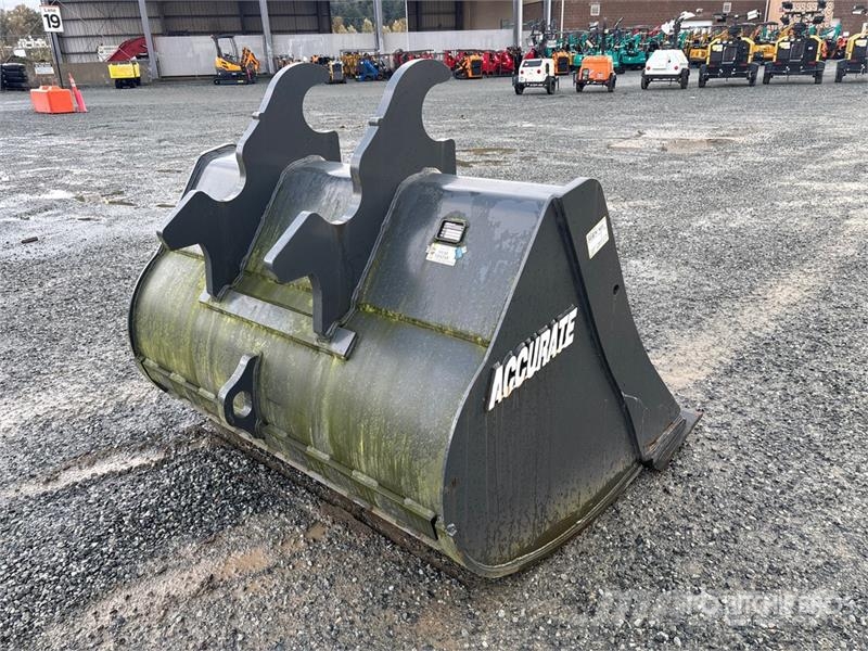 Accurate Fabricating 68 in Cleanup Excavator Bucket Žlice