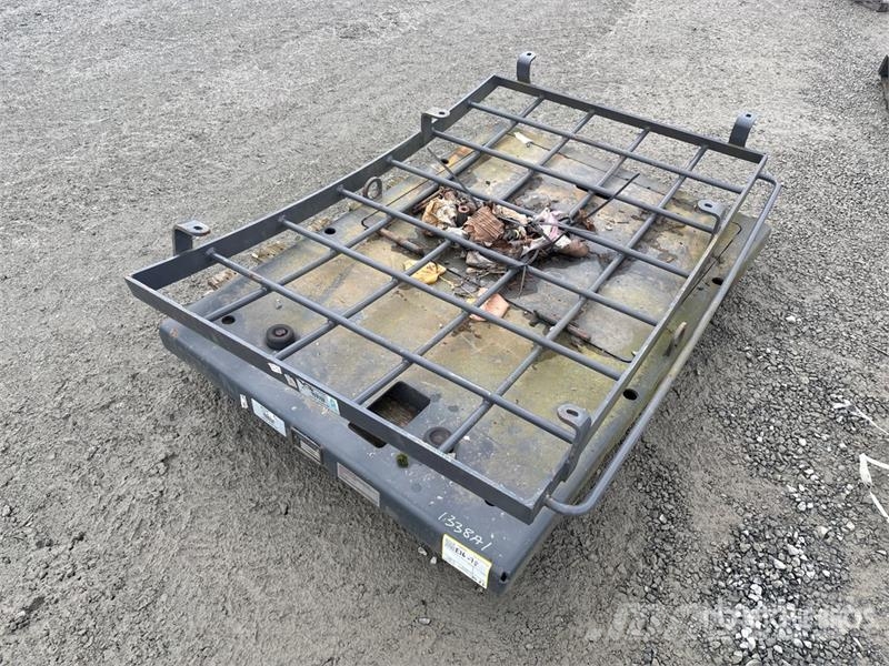Accurate Fabricating 64 in Cab Guard مكونات أخرى
