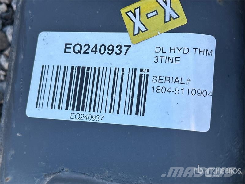 Accurate Fabricating Excavator Thumb (Unused) Cucharones