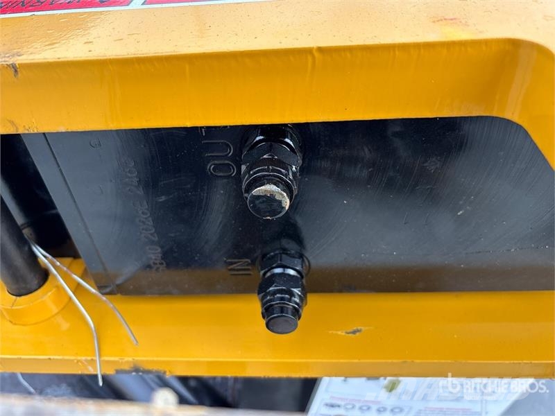 AGT PD680-PZ 8 in Skid Steer Post Driver (Unused) フェンス機材