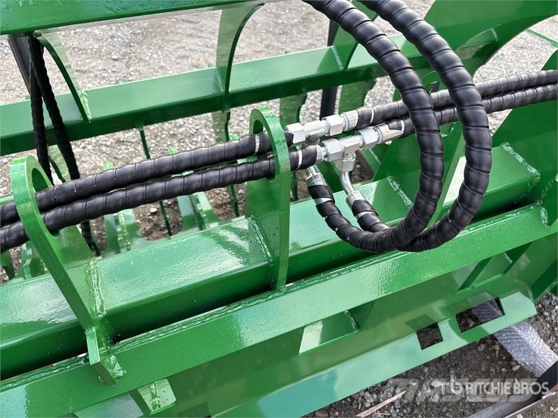 AGT SRR72 72 in Root Skid Steer Grapple (Unused) Drapáky