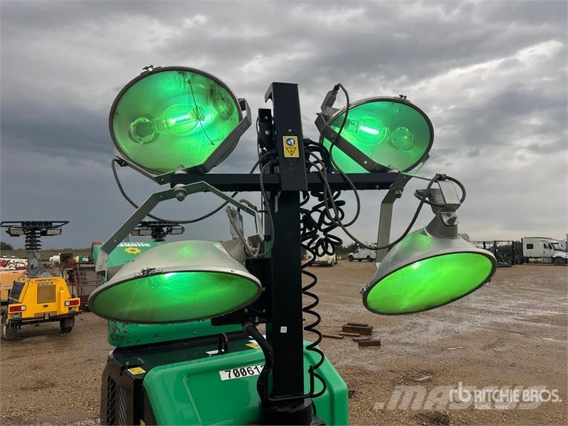 Allmand Night-Lite V-Series 8 kW Light Tower 照明燈